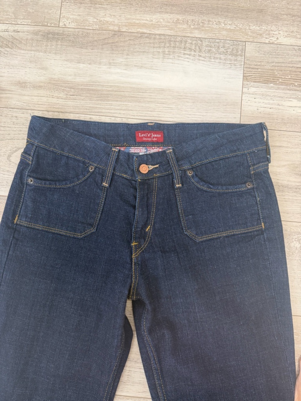 Levi's 545 low boot cut Jeans - Dark wash, size 10 - Picture 3 of 8